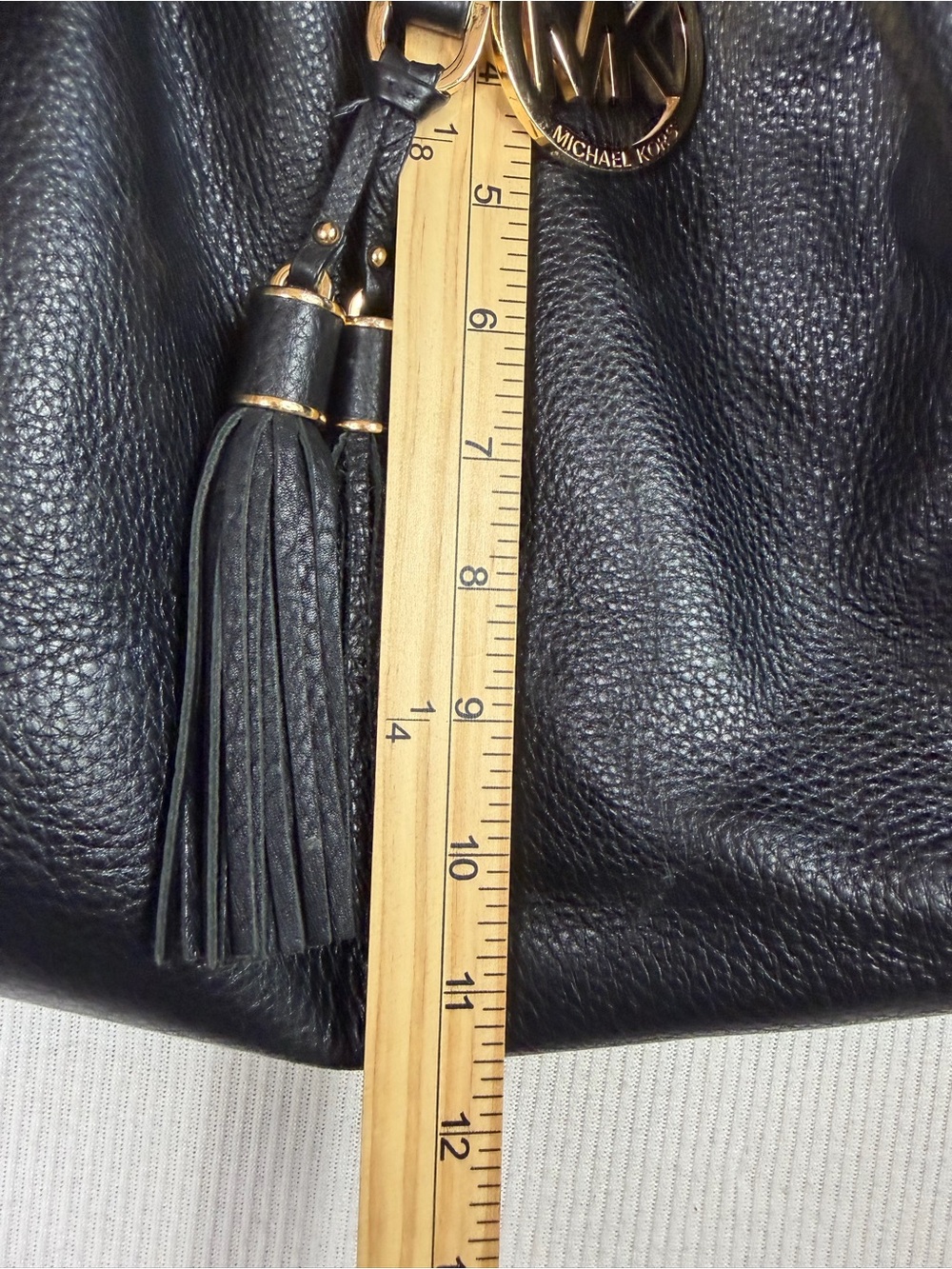 Michael Kors Camden Drawstring Hobo Bag Purse Black Gold Leather - Picture 10 of 11